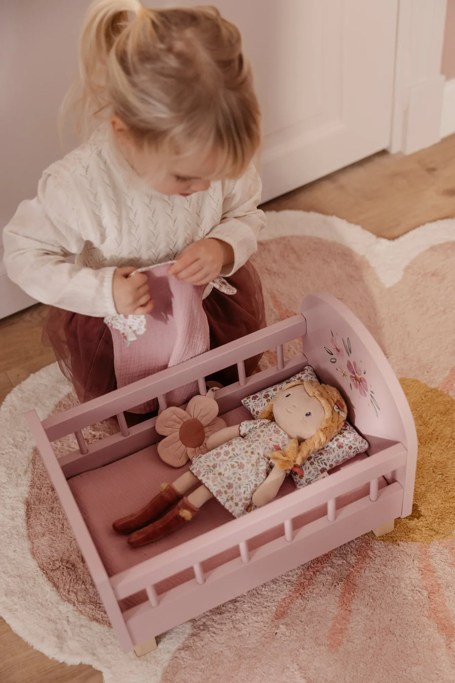 Doll beds & nursery furniture