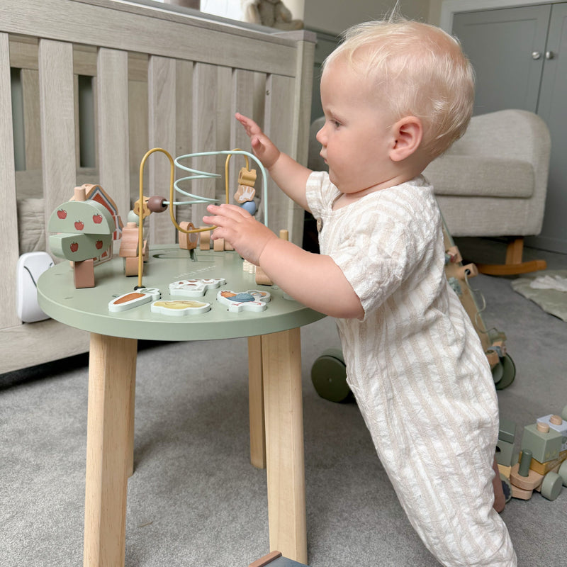 Discovering Montessori Play