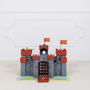 Le toy van lionheart castle shop